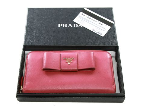 prada portafoglio saffiano wallet|prada zipper wallet.